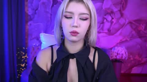 selenairis online show from October 16, 6:49 am