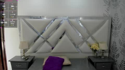 Selena reyess online show from September 22, 7:01 pm