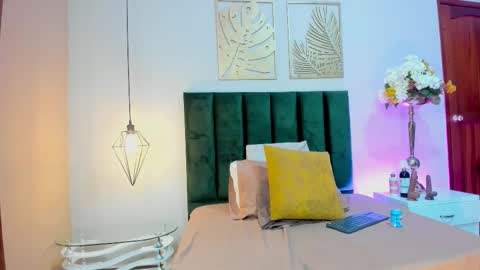 Selene Lujan online show from February 21, 12:17 pm