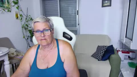 Selenna online show from May 28, 5:44 pm