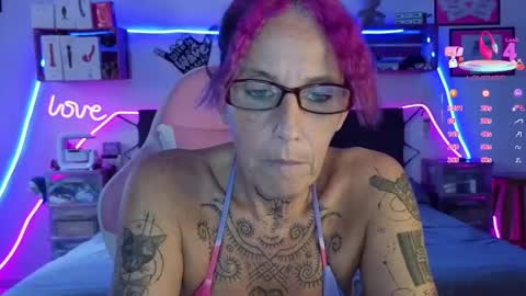 Selvaggia Del Caribe online show from November 22, 5:48 pm