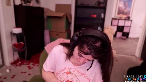 SeraReads online show from February 11, 7:33 am