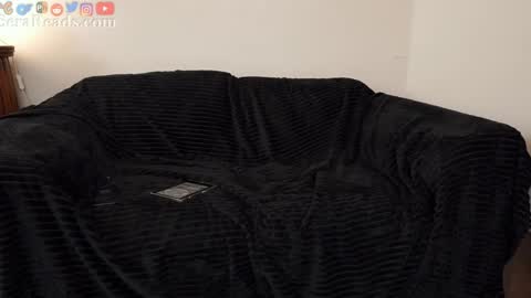 SeraReads online show from December 1, 6:28 am