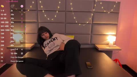 Seren  Follow me online show from February 27, 2:21 am