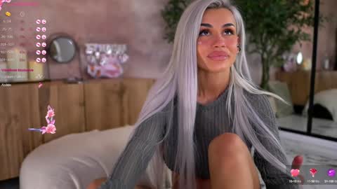 Serene Sophiex online show from September 24, 9:25 pm