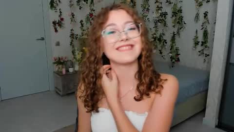 Ophelia online show from October 1, 4:23 pm