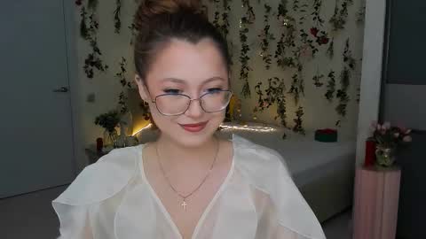 Ophelia online show from March 23, 4:02 pm