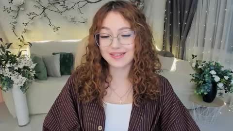 Ophelia online show from November 27, 4:43 pm