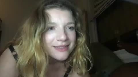 seturselfonfyre online show from October 22, 12:37 am