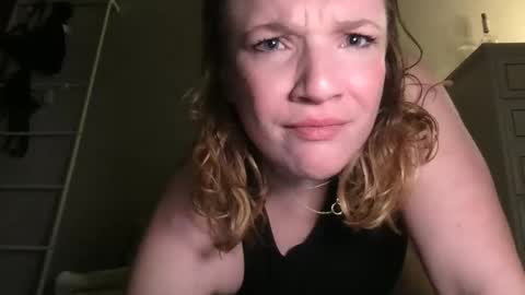 seturselfonfyre online show from March 8, 6:06 am