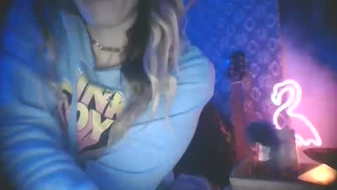 sexxileeah online show from December 18, 10:35 pm