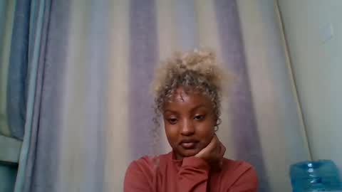 sexxy_daisyy online show from September 25, 11:46 pm