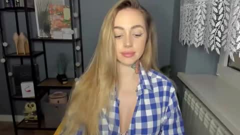 C o r a l i e online show from January 15, 2:24 pm