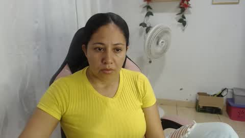 layla violeta gomez online show from March 1, 3:50 am