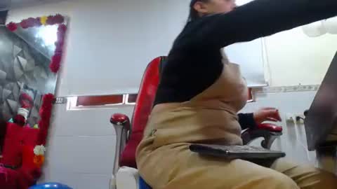 MARIPOSA online show from December 21, 8:13 pm