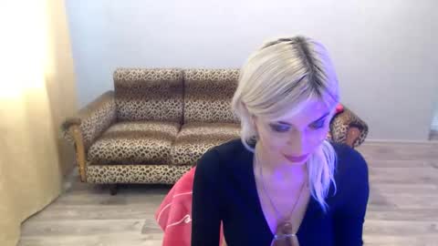 sexybeatriice online show from October 12, 8:50 am