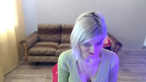 sexybeatriice online show from March 11, 7:03 am