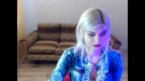 sexybeatriice online show from March 4, 7:19 am