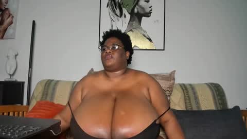 sexyblackhugetits online show from January 27, 7:46 pm
