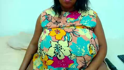 sexyebonylove89 online show from December 19, 5:51 am