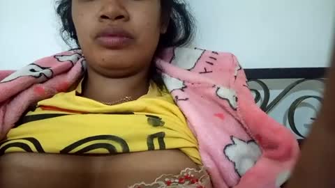 sexylarra12 online show from August 6, 3:57 am