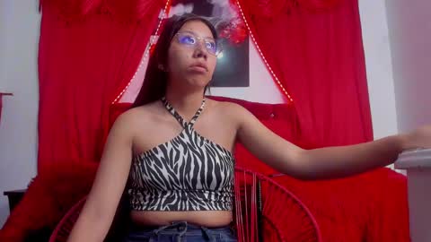 laura online show from January 28, 12:00 pm