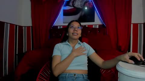 laura online show from February 12, 12:01 pm