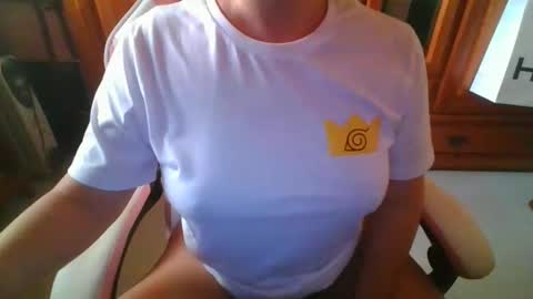 sexymisss24 online show from October 18, 9:45 am