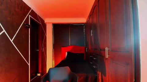 N A F online show from February 15, 7:06 pm