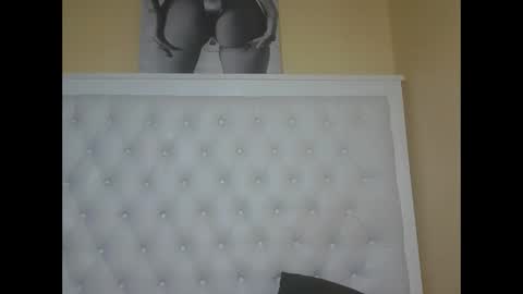 queenivy online show from September 26, 12:08 am