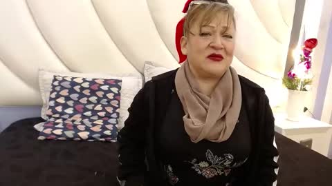 Mary online show from December 2, 11:45 am