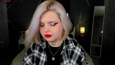 Lana online show from November 10, 8:20 am