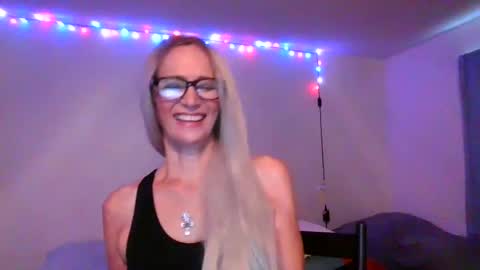 Shaman Woman online show from September 18, 5:33 pm