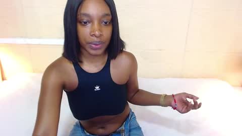 Catalina online show from December 7, 6:37 pm