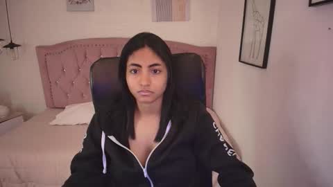 shanelle online show from November 15, 3:18 am