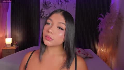 ShaniaDaniels online show from April 8, 10:45 pm