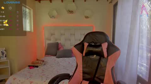 Shana online show from March 9, 5:49 pm