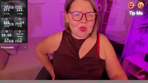 Shannon online show from October 20, 2:09 pm