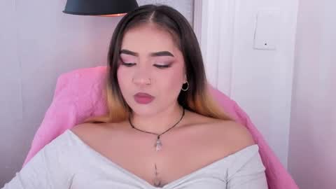 Shanntal  online show from October 4, 8:24 pm