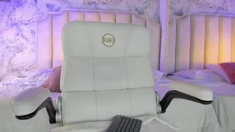 Shantal online show from May 16, 10:36 am