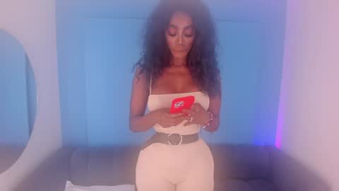 ShantallKnowles online show from December 2, 1:35 pm