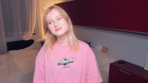 Polly online show from November 9, 8:49 pm