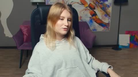 Polly online show from November 30, 9:19 pm