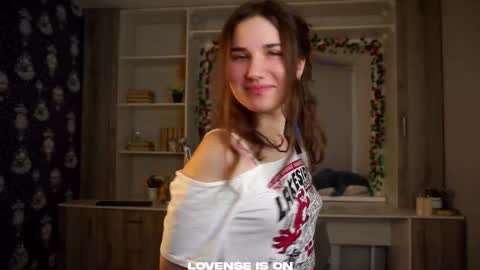 Ivy online show from November 26, 1:39 am