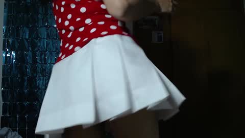 sharickleon11 online show from February 4, 1:12 am