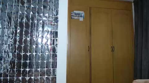 sharickleon11 online show from September 25, 2:43 am