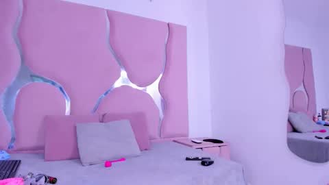 Sharith online show from April 16, 9:39 pm