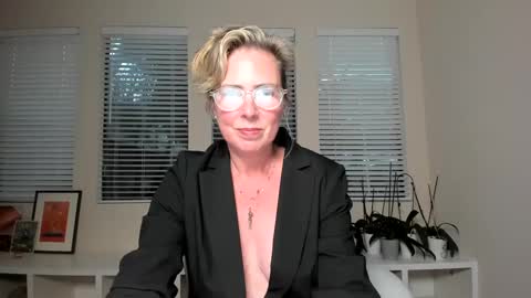 Sharkgirl online show from December 24, 11:33 pm