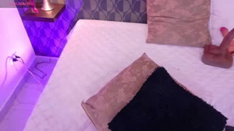 Sharom  online show from January 24, 8:00 pm