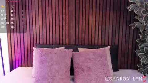 sharonlyn online show from March 24, 8:03 pm